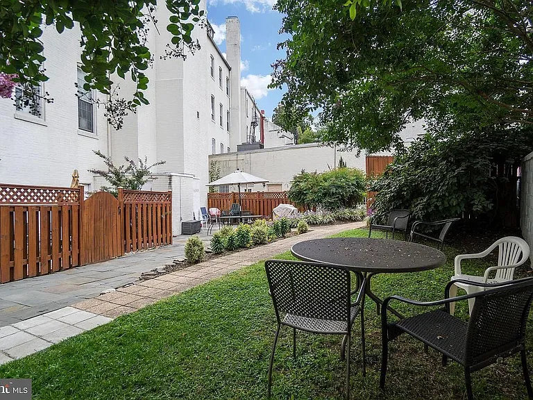 101 N Carolina Ave SE #106 — Photo 24