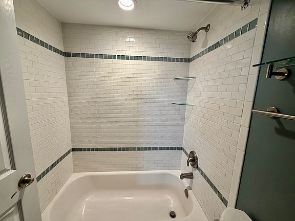 4th image of 1030 Mound St