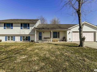 7890 N Pawnee Rd, Pawnee, IL 62558