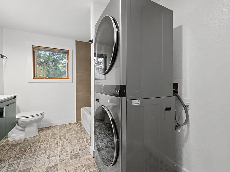 769 Feather Pl — Photo 24