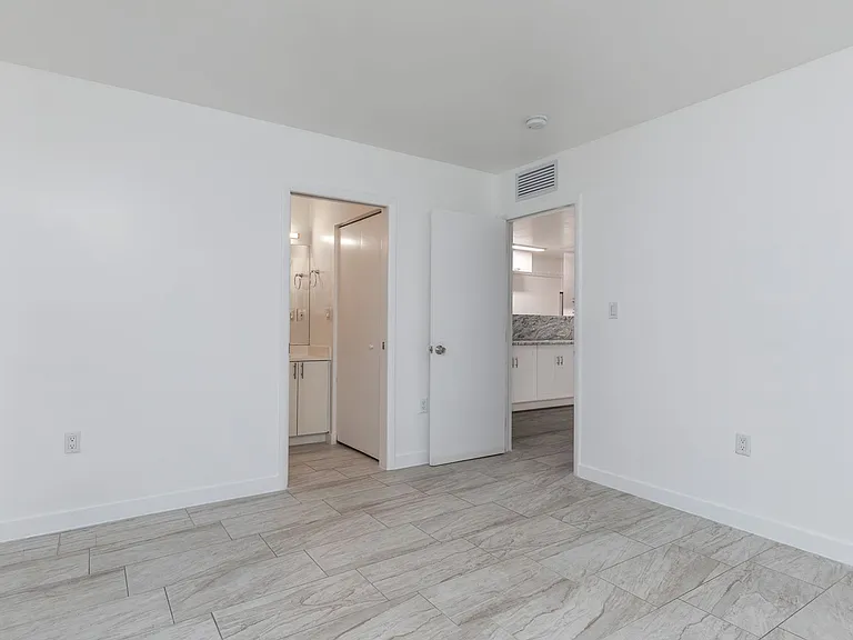5918 Pierce St — Photo 26