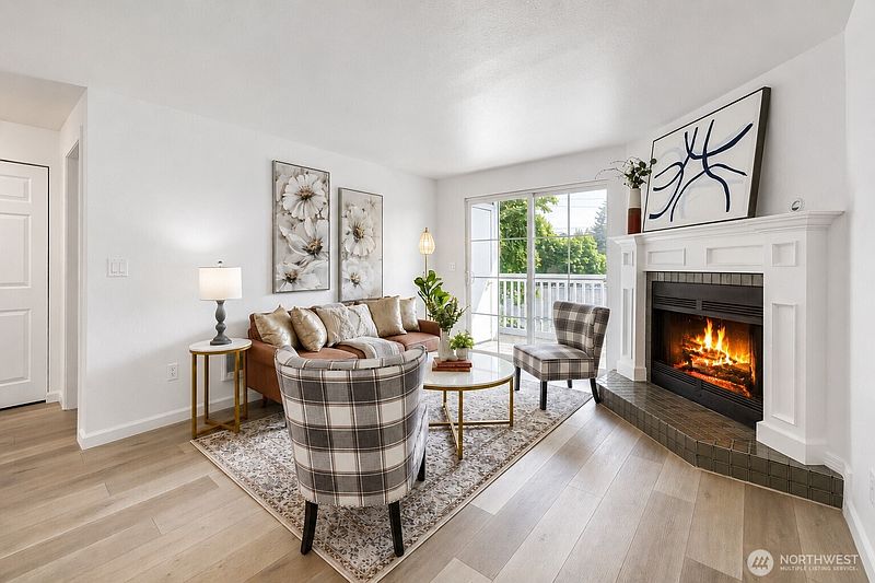 3rd image of 22831 S 30 Avenue S #203