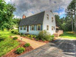 6 Hillcrest Ln, Londonderry, NH 03053
