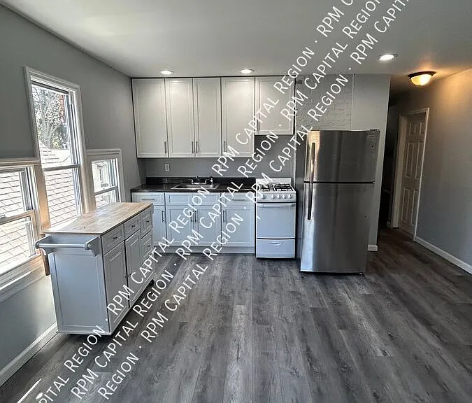 852 Union St #G — Photo 5