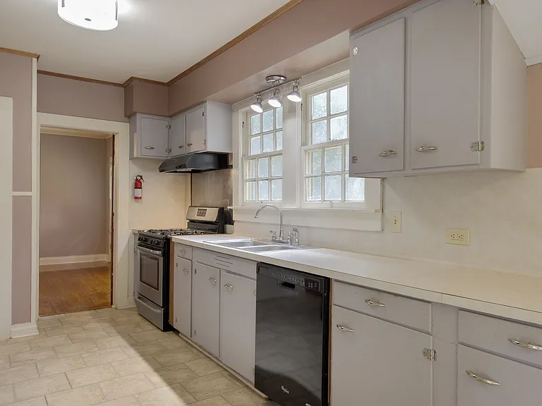 612 Harding St #A — Photo 8