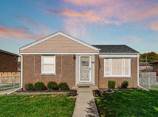 3842 Howard St, Skokie, IL 60076