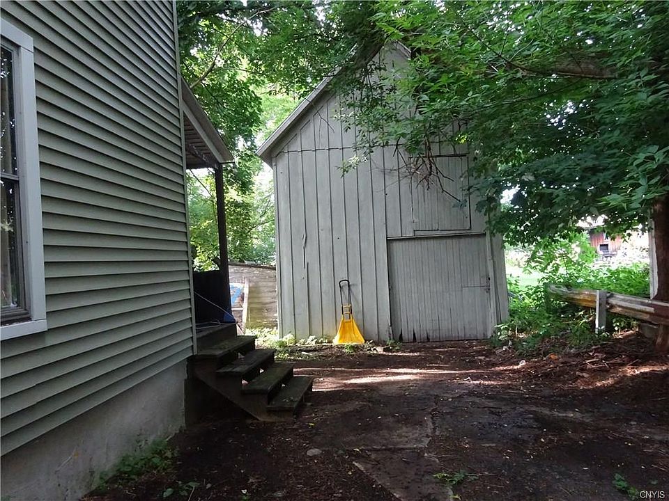 2nd image of 158 Port Watson St