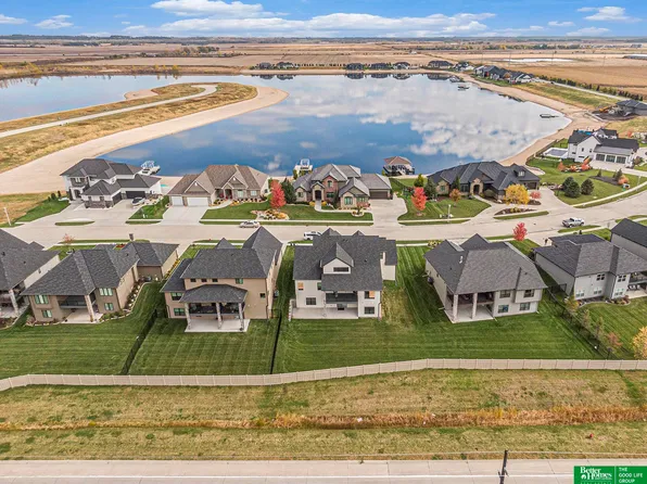 3319 Robyn Rdg, Fremont, NE 68025