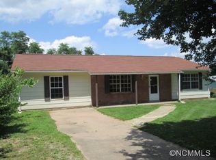 30 Mount Carmel Dr, Asheville, NC 28806