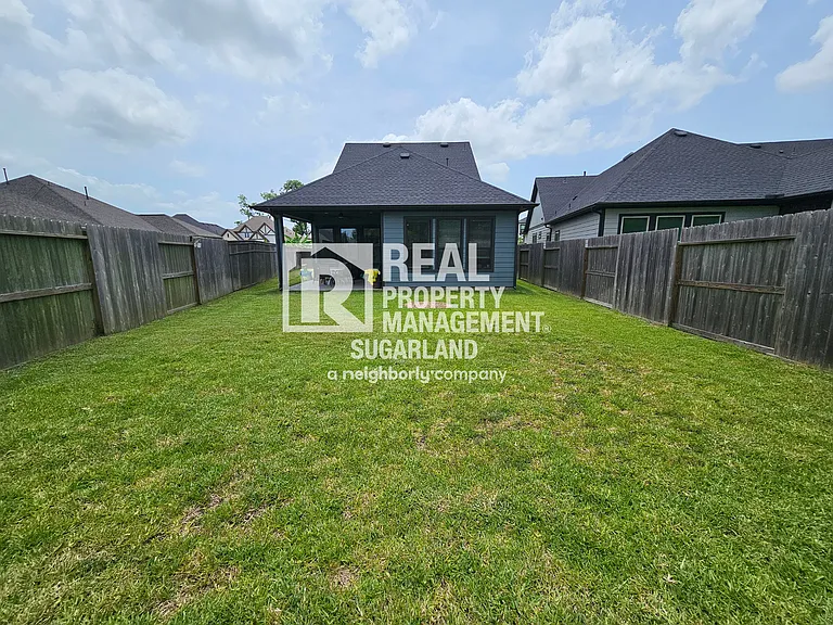 1414 Emma Lake Dr — Photo 20