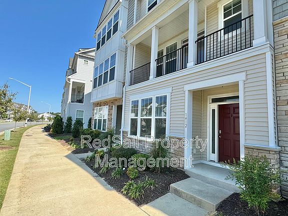 3rd image of 1412 Independence Blvd