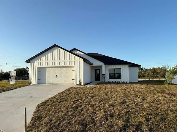 211 Hidden Creek Cir