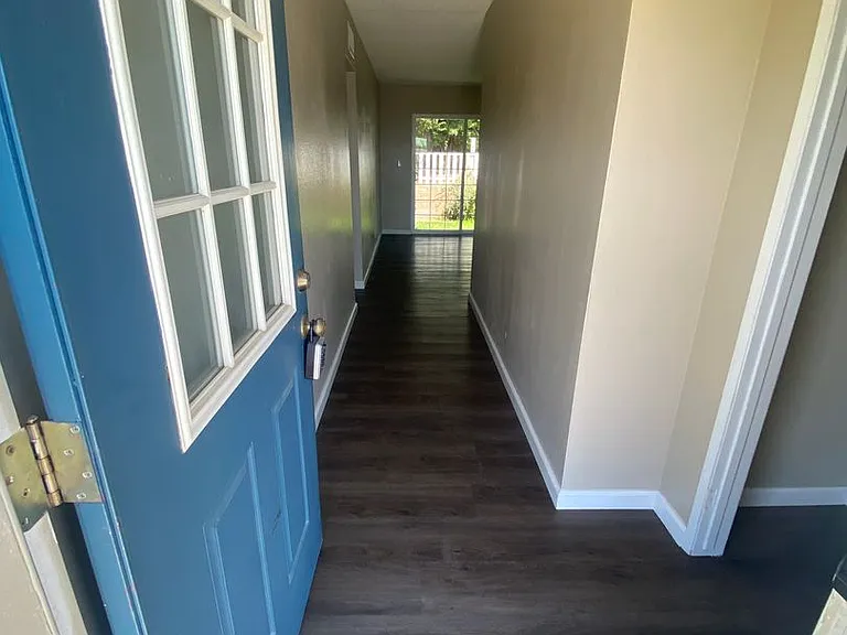 4558 Eileen Ln — Photo 3