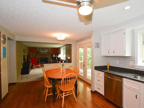 2nd image of 3820 Wood Trail Dr