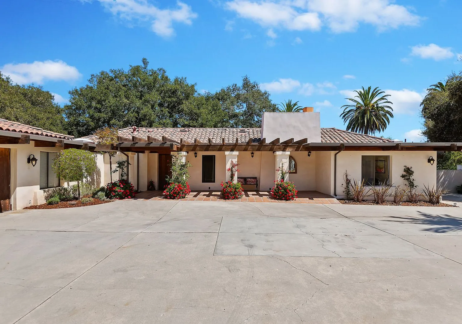 Fully Furnished Hope Ranch Retreat with Golf Course Views & Private Casita — Photo 1