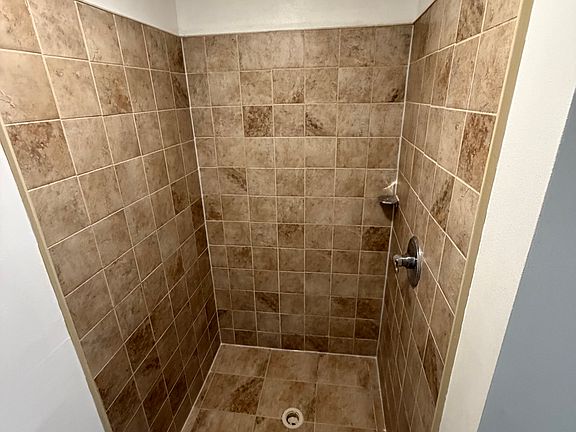 5th image of 15 W Hillside Ave #3