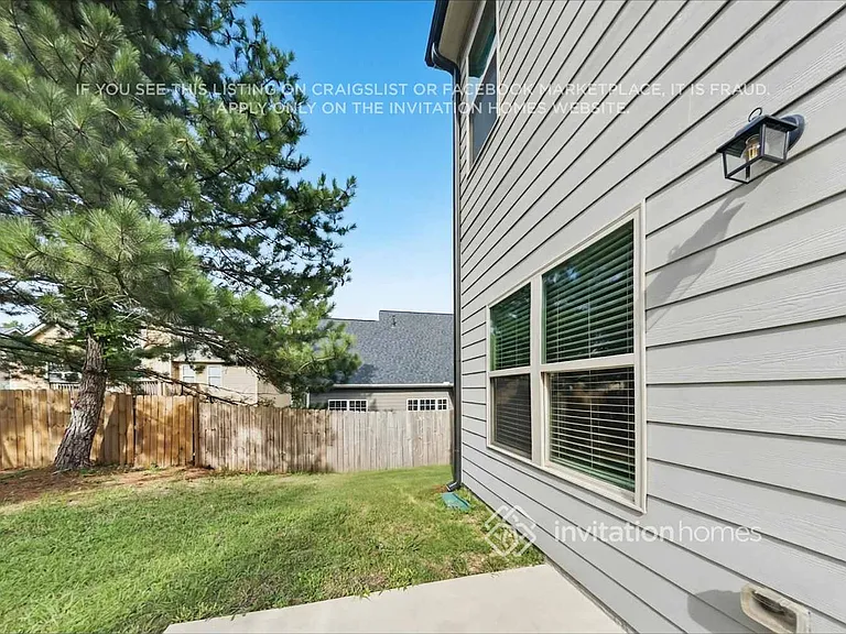 555 S Fortune Way — Photo 18