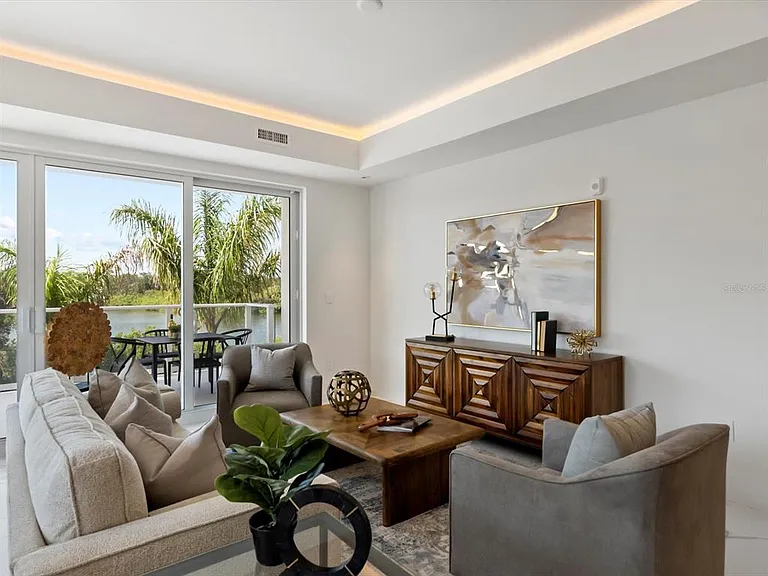 1020 Sunset Point Rd #213 — Photo 4
