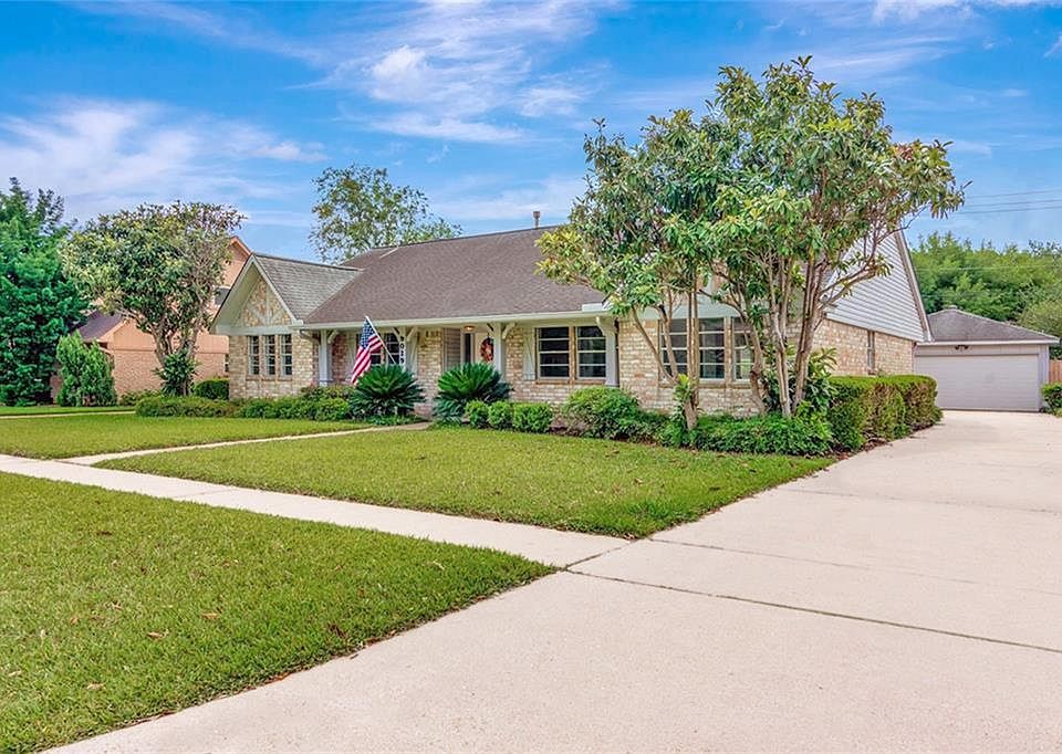 1st image of 9019 Sterlingame Dr
