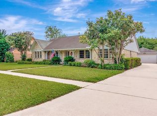 9019 Sterlingame Dr, Houston, TX 77031