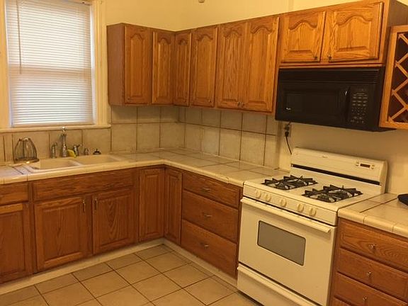 2nd image of 685 S 10th St