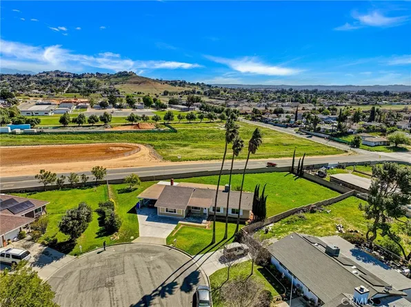 9210 Trailhead Point, Jurupa Valley, CA 92509