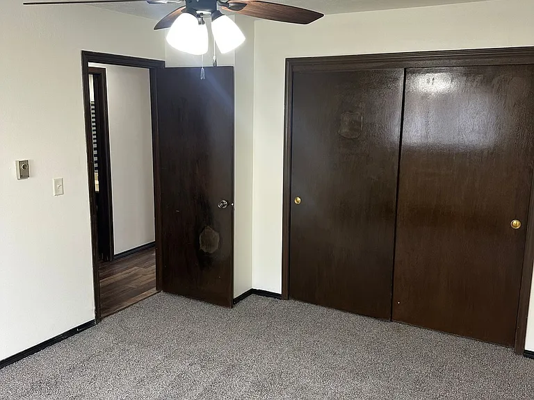 Immaculate Updated 1 & 2 Bedroom with 1 Bath — Photo 13