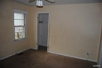4th image of 1030 W Hart St