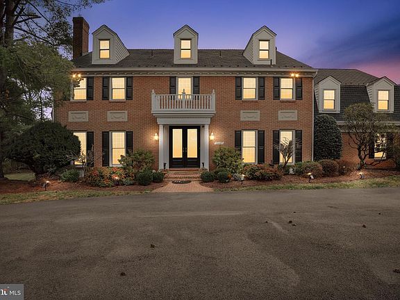 3rd image of 10605 River Oaks Ln