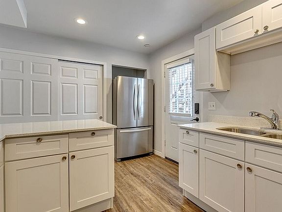 5th image of 1366 E Willow Vista Dr