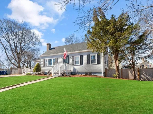 7 Ridgeway St, Salem, MA 01970