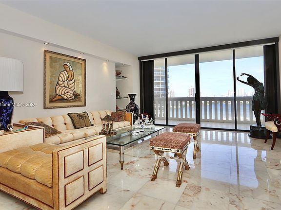 3rd image of 3000 Island Blvd APT 2003