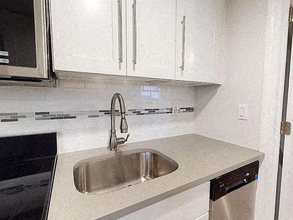 3rd image of 178 Roseland Ave #2094168