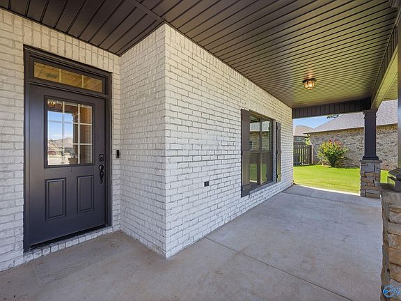 4th image of 161 Somerton Dr