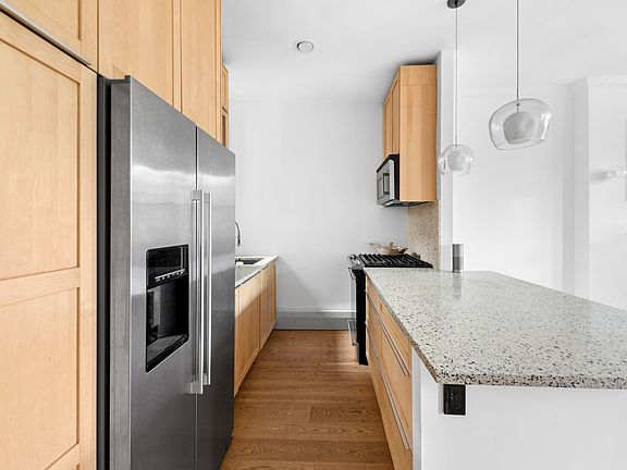 4th image of 1431 Bedford Ave APT 4A