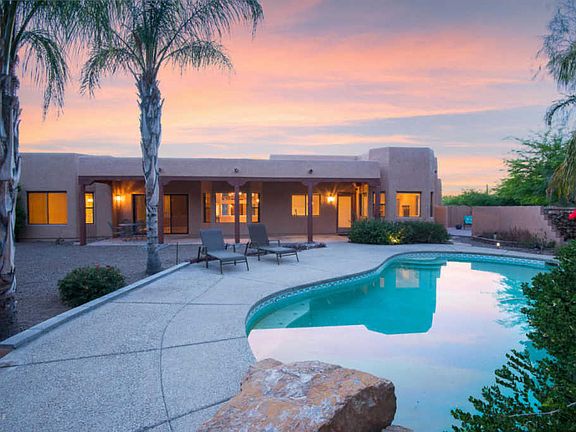 3rd image of 7912 N Sombrero Peak Dr