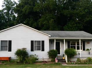 65 Clover Ln, Montross, VA 22520