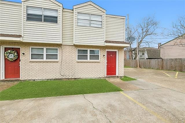 1st image of 904 Saint Julien Dr #D