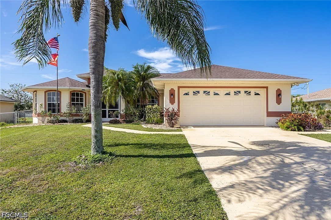 3 bed, 2.0 bath, 2066 sqft, $2,700 — Photo 1