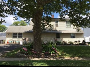 50 Northturn Ln, Levittown, PA 19054