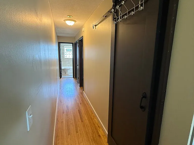 560-562 37th Ave NE — Photo 32