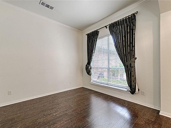 4th image of 4009 Gladney Ln