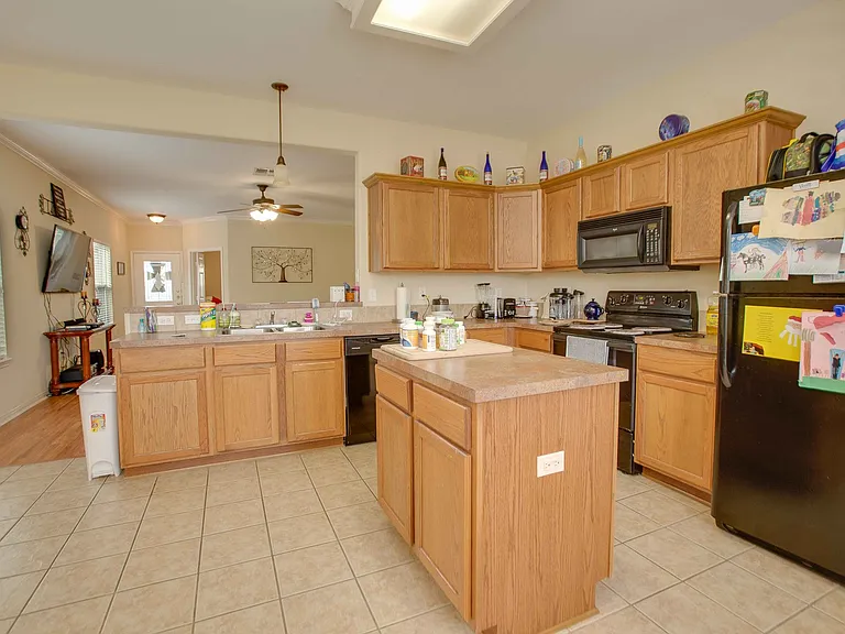 7534 Angelwing Dr — Photo 5