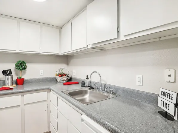 Solaire, 1750 Karen Ave #1500-28-248, Las Vegas, NV 89169