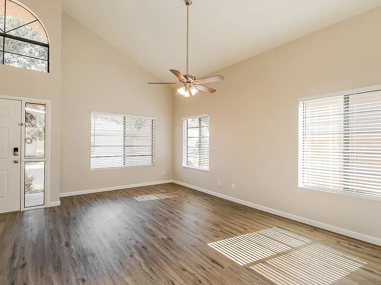 1338 N Brittany Ln — Photo 4