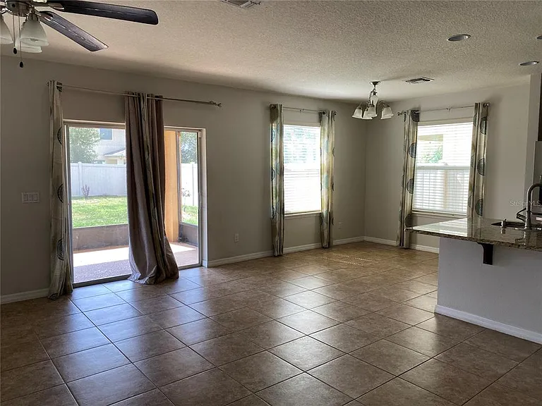 2728 Monticello Way — Photo 6