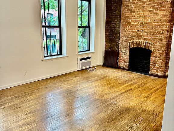 2nd image of 44 Columbia Pl APT 2B