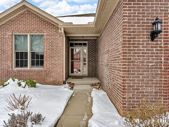 2nd image of 488 Glenview Dr