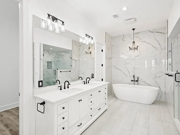 767 W Main St #201 — Photo 13