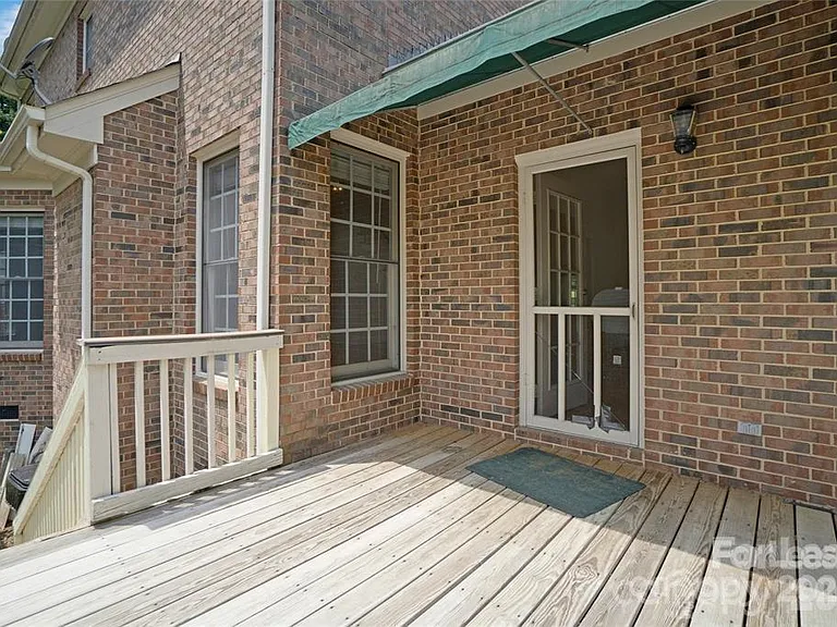 112 McConnell Dr — Photo 15